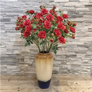 Rose artificiali con steli